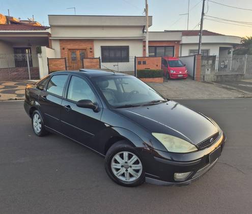 FORD FOCUS 2.0 GHIA SEDAN 16V GASOLINA 4P AUTOMÁTICO FORD FOCUS 2.0 GHIA SEDAN 16V GASOLINA 4P AUTOMÁTICO